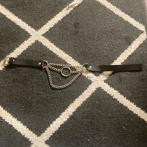 Black chain loop choker